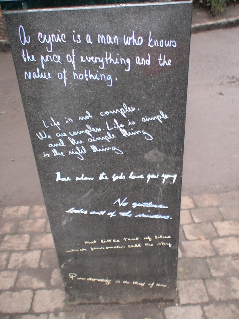 Pillar With Oscar Wilde Quotations