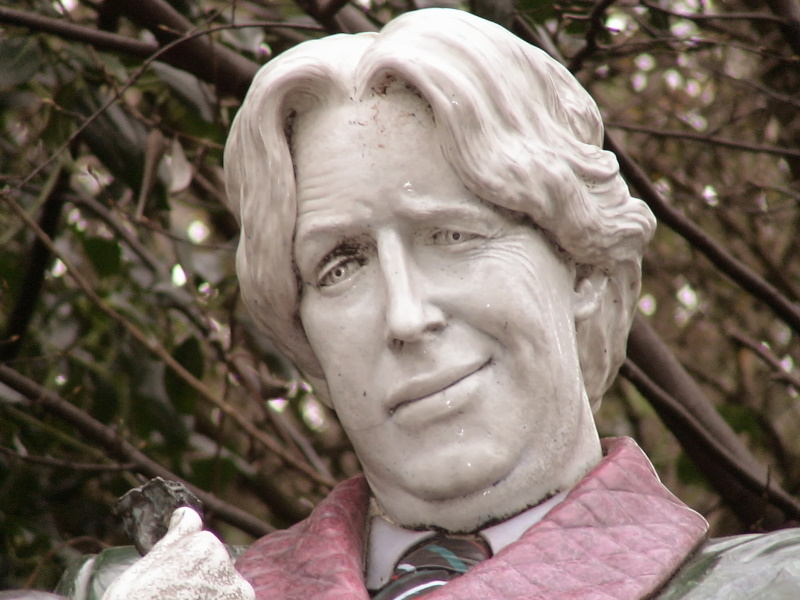 Statue of Oscar Wilde